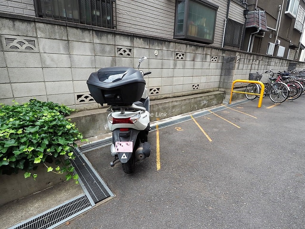 城北公園ハイツ　バイク置き場